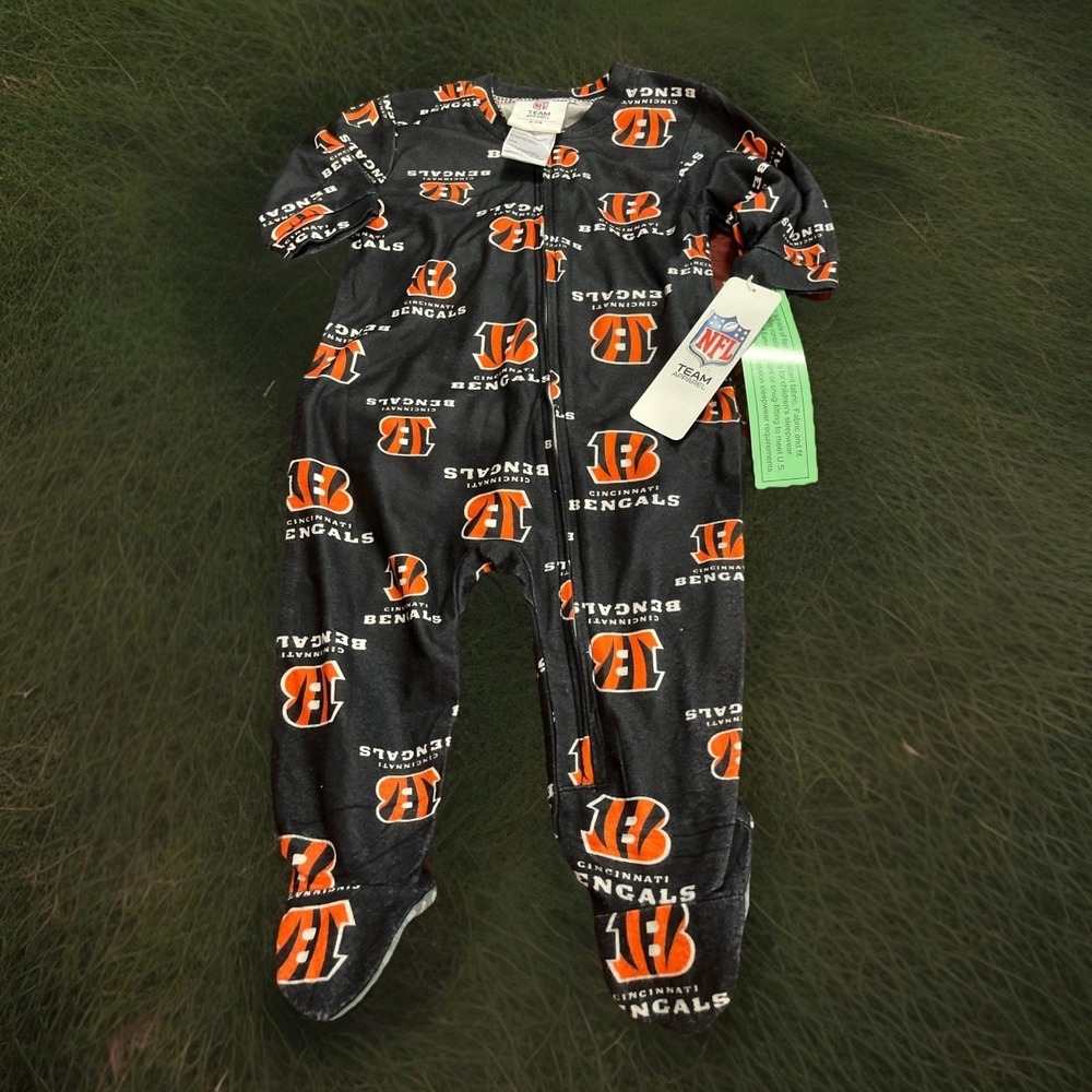 NFL Cincinnati Bengals Sleeper Pajamas Infant Baby Sz 3/6 M One Pc Zip GIFT FUN